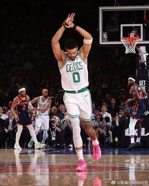 早日回归!塔图姆推特康复打卡:5个月了✅