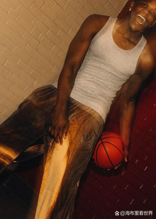 维拉纽瓦：爱德华兹让人想起乔丹 他朝此方向发展将会很恐怖