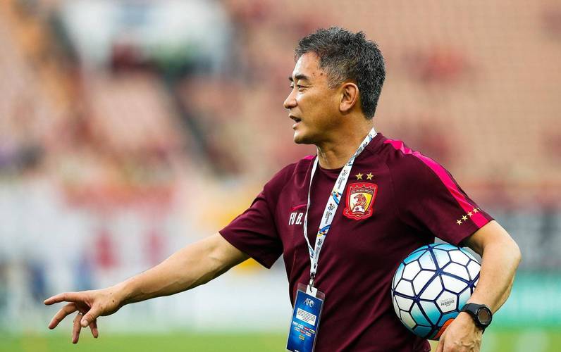 北青：国足主帅最快10月确定，足协倾向选国家队经验丰富欧洲教练