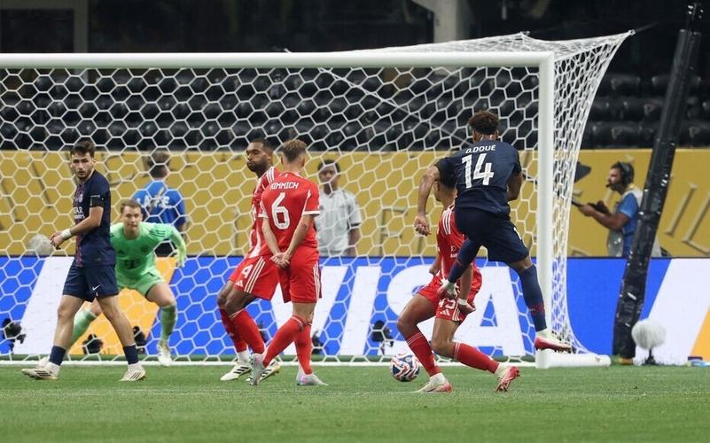 詹俊:巴萨vs巴黎比赛质量最高 拉师傅渐入佳境巴萨防守明显不足