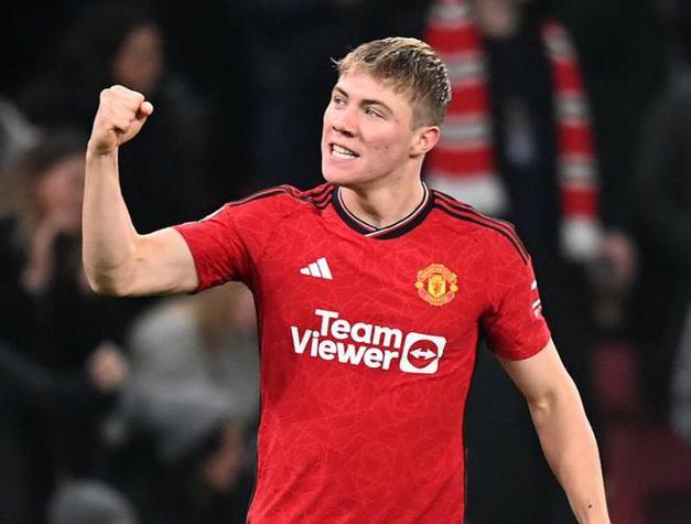 霍伊伦：我触摸那不勒斯臂章庆祝，因为我很高兴在这踢球和踢欧冠