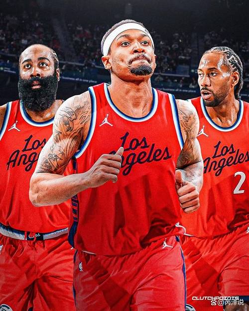 全力出击！快船训练营首日照片：“灯泡组合”同框 小卡&比尔在列