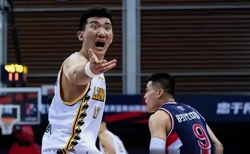 孙铭徽晒与赵睿&周琦聚会视频：一年里大伙能聚一起的时候真不多