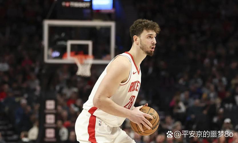 激烈对抗！火箭队内训练：申京过谢泼德转身暴扣 小贾迎扣两人