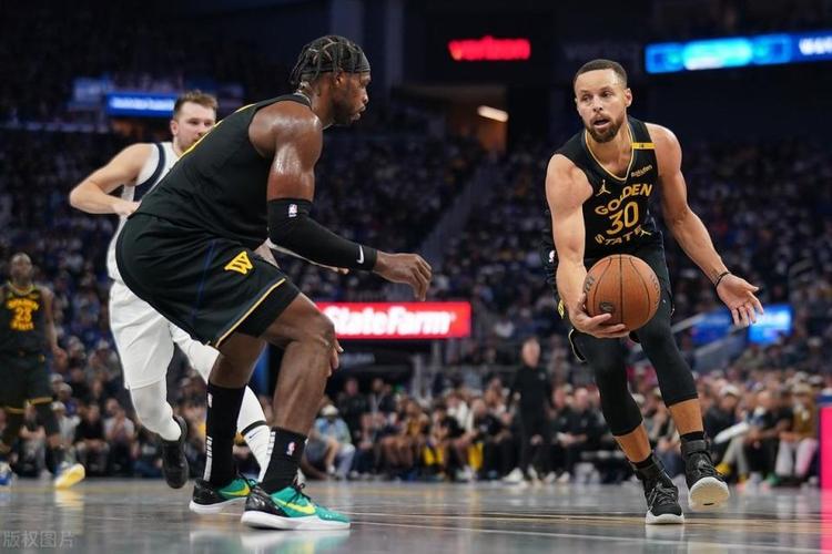 克莱谈球队进攻:主要围绕内线展开 必须发挥优势无球切入