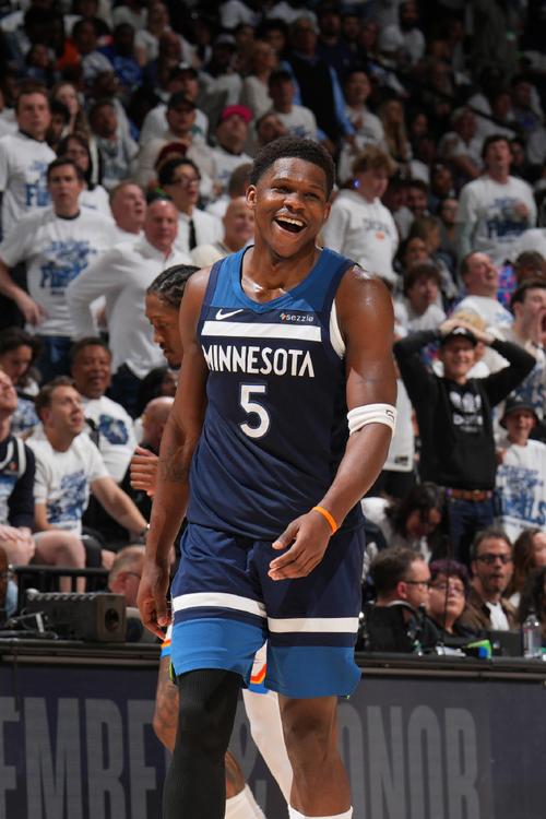 爱德华兹：我不太可能拿到最佳防守球员 MVP和总冠军才是我目标