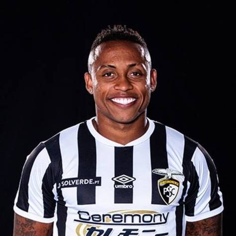 每日邮报:热刺有意巴西前锋维托尔,但面临切尔西等俱乐部的竞争