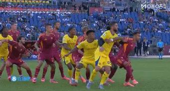 单次点球失点帽子戏法!多夫比克2次主罚被扑重罚 换苏莱罚仍被扑