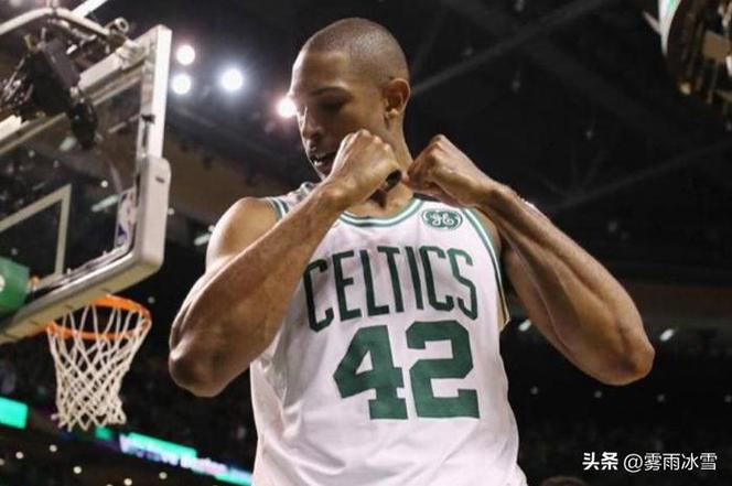 科尔:霍福德优势在于他可以和任何人搭配 这对追梦来说帮助很大