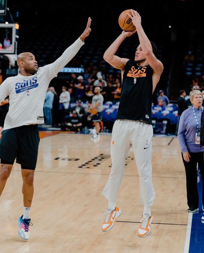 『吧友评选』🌟NBA新赛季第三分卫：德文-布克