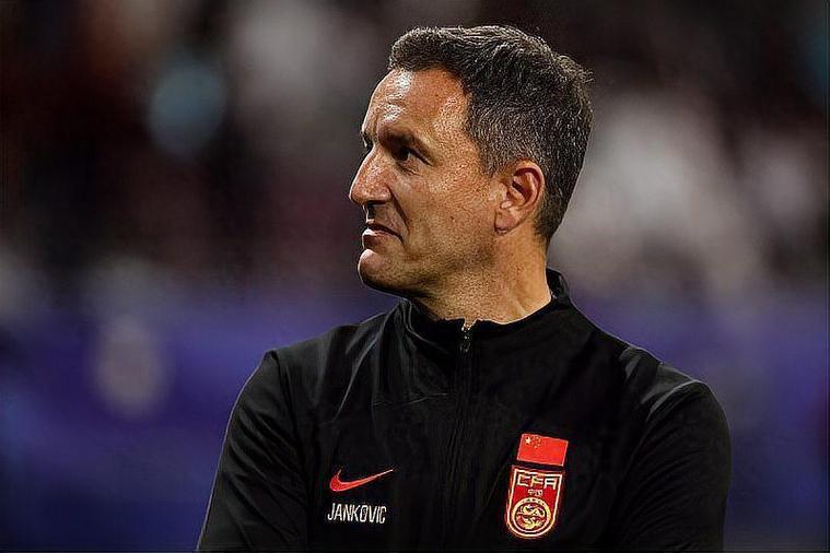 :国足主帅线上面试需回答专家提问,结合ppt阐述执教理念