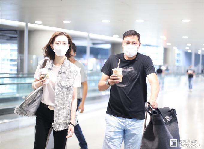 球迷不满谢文能:昨天你踢的太垃圾了,转型干网红去吧