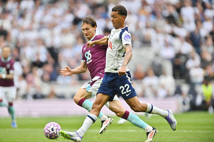 传射建功,英超官方:库杜斯当选热刺2-1利兹联全场最佳球员