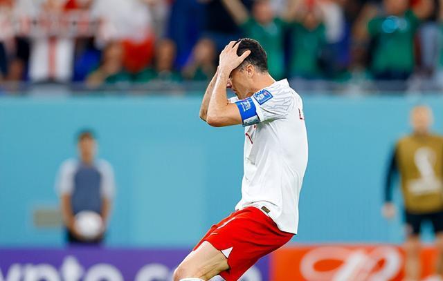 对阵塞维利亚失点,莱万:输球和失点都有可能发生,我们会更强大