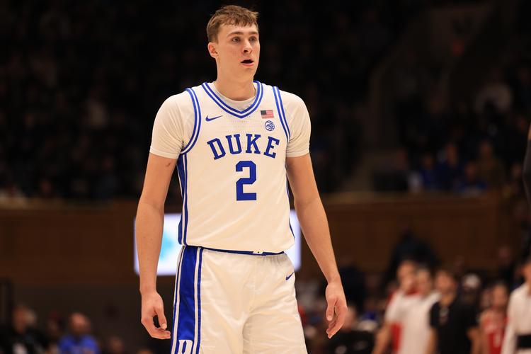 克莱:弗拉格一直在全力投入 我不在乎他投丢多少球或犯几次错