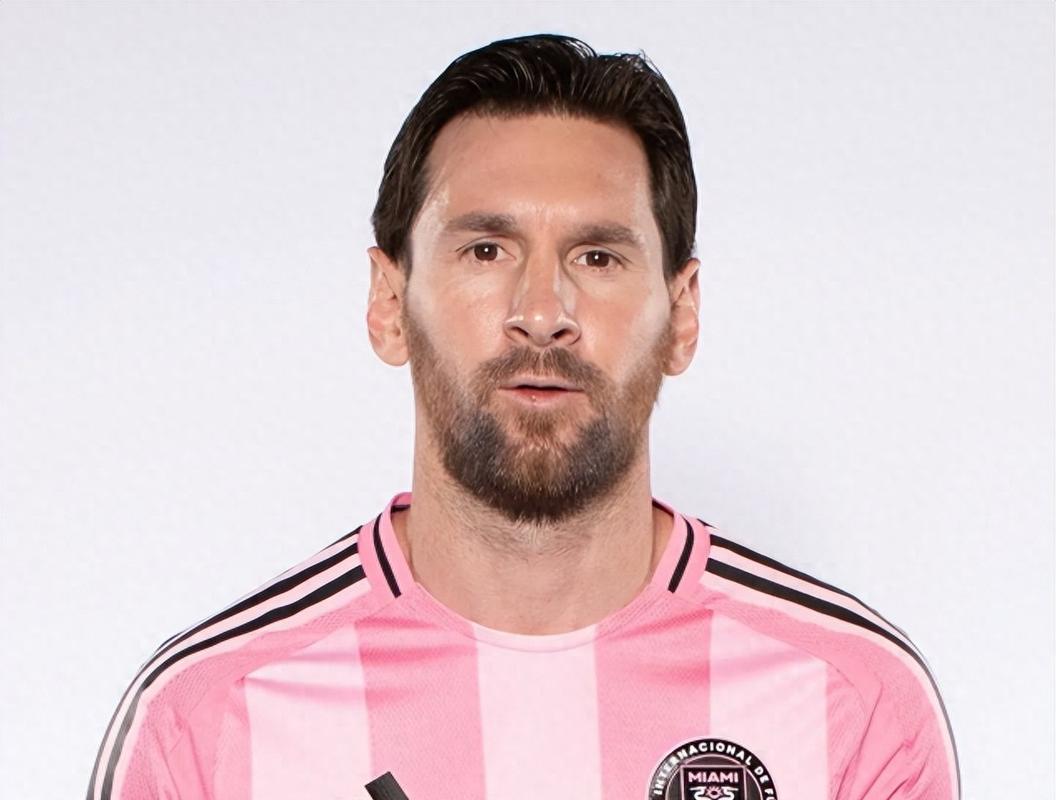 梅西新队友?TA:迈阿密国际接近签下28岁后卫雷吉隆,替代阿尔巴