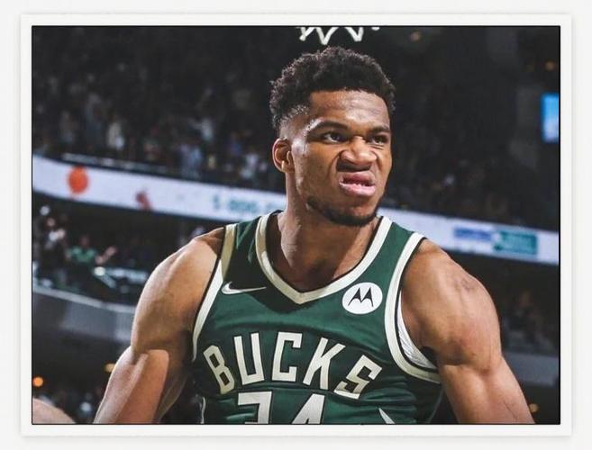 字母哥年初曾高度评价布伦森:球商高打球从容 NBA最好的球员之一