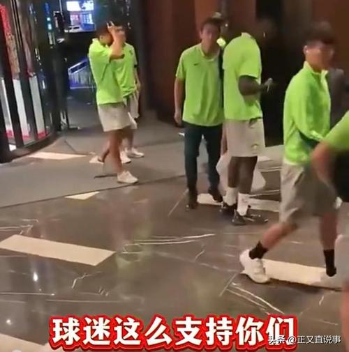 张晓彬：希望借着换帅节点，国安球迷和球员真正相互包容、理解