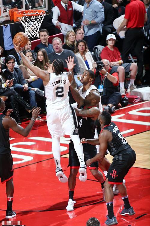 KD10中7砍20分！火记：好久没看到火箭球员这么轻松地拿20分了