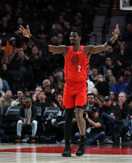 比卢普斯:在NBA28年我经历了风风雨雨 希望球迷对我们有点耐心