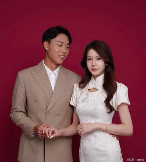 23岁申花后卫金顺凯近日举办婚礼,球队董事长谷际庆担当证婚人