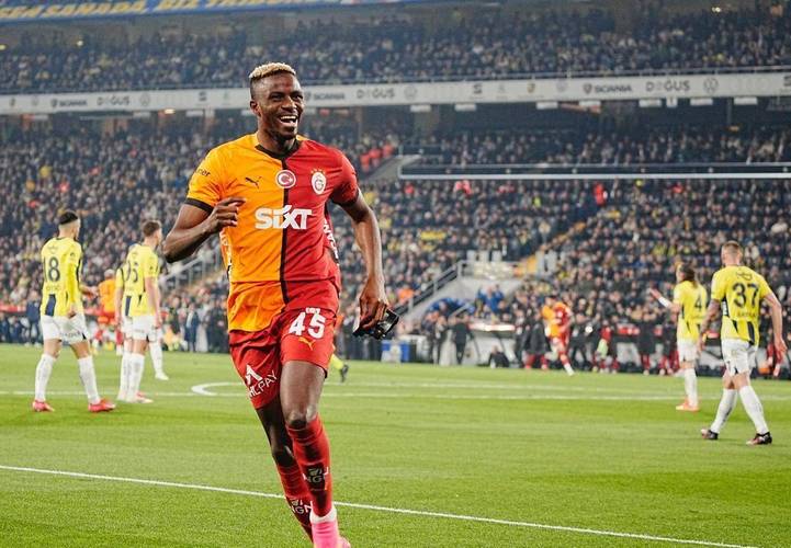 含泪转会！奥斯梅恩：被迫签约那不勒斯，痛失父亲未能见最后一面