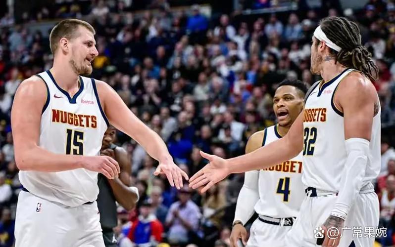 雷迪克:上周艾顿东契奇合练了几天 目前詹姆斯还无法与球队合练