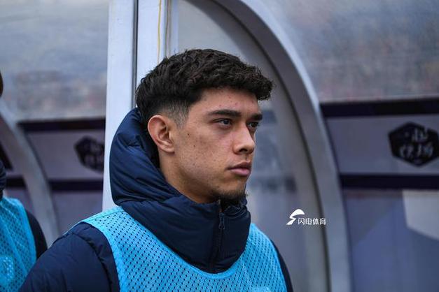 小组头名！中国香港4-3绝杀孟加拉国 李小恒替补戴帽艾华顿传射