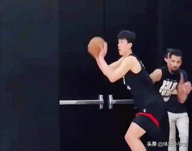 青岛记者:杨瀚森打得挣扎体能需要加强 真正的考验还在后面