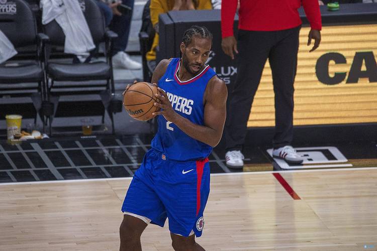 状态很好！莱昂纳德对广州赛前热身 1分多钟投篮弹无虚发