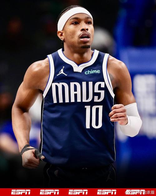 基德:布兰登-威廉姆斯要清晰把握进攻节奏 有球权时他是场上领袖