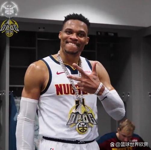 国王记者：威少可能收到了一份中国球队的报价 薪资超丰厚