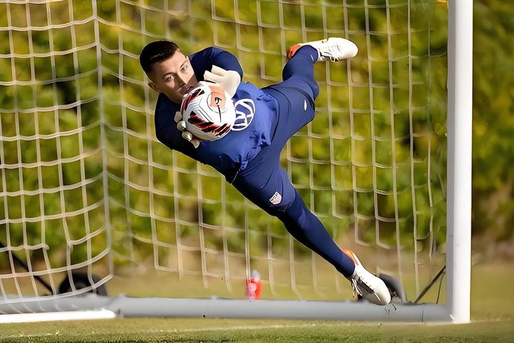 周薪六万爱买车！太阳报：切尔西门将桑切斯车库豪车价值超百万镑