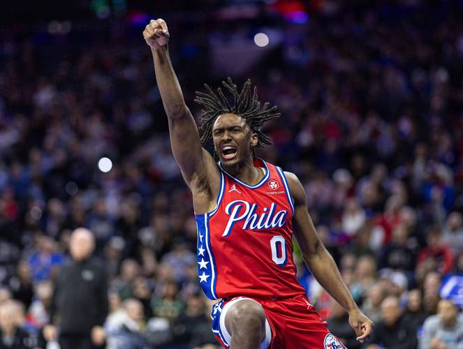 就打一节就下班?马克西打满首节 14中7&三分6中3轰17分2助