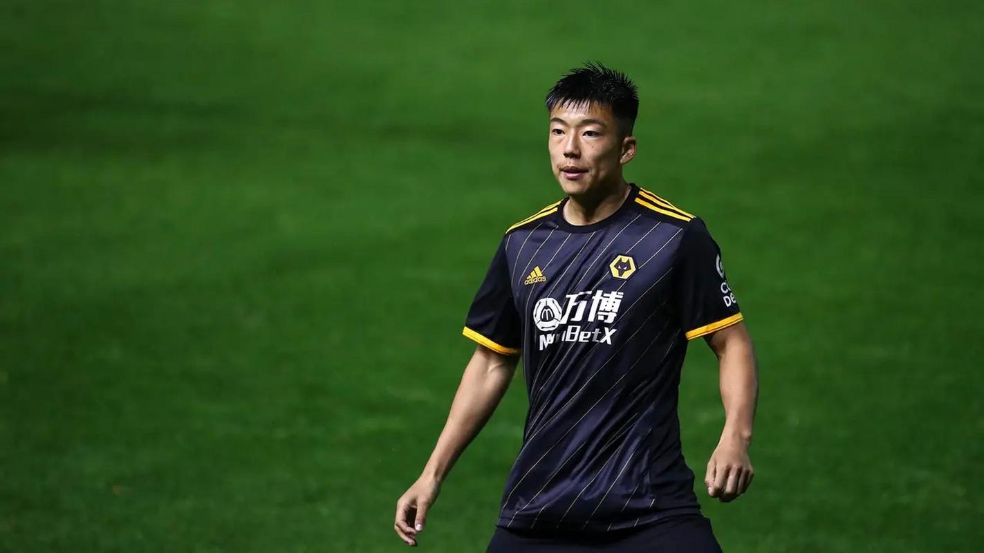 本赛季踢“蒙超”!博主称前国安球员何朕宇已退役,何朕宇否认