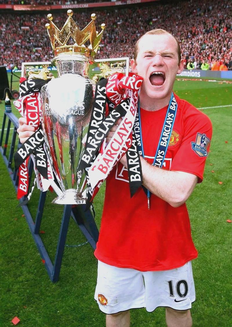 鲁尼:听斯通斯说上赛季考虑过退役很震惊,大伤对球员影响很大