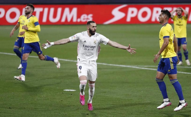 西媒:巴黎对维尼修斯很感兴趣,愿意让杜埃加盟皇马作为交换条件