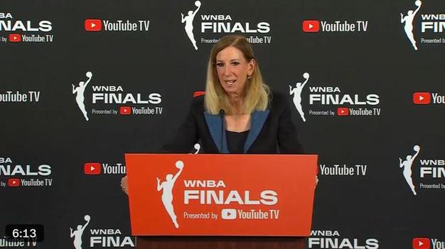 坎迪斯-帕克：退役后萧华隔三差五问候 而WNBA总裁从未联系