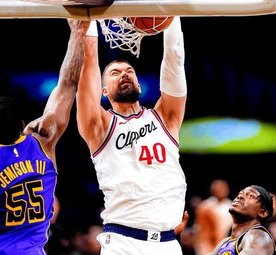 二级脚踝扭伤!雷迪克:双向合同后卫马农大概率缺席剩余季前赛