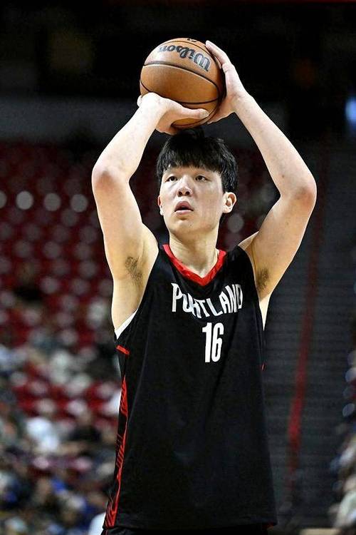 队记:希望杨瀚森VS对方替补中锋时能占据优势 对手可能防不住他