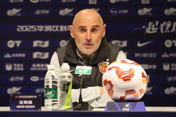 天空体育:格拉斯哥流浪者有意海港主帅穆斯卡特