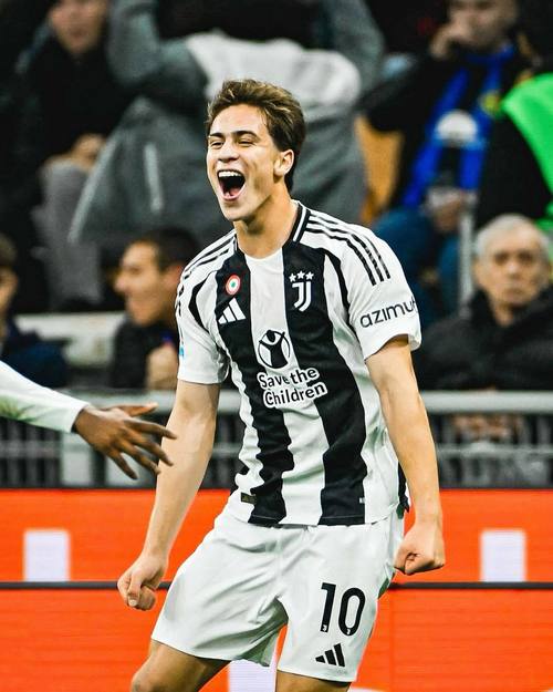 巴洛特利:加盟米兰前本要签约尤文 儿时更爱米兰但我很尊重国米