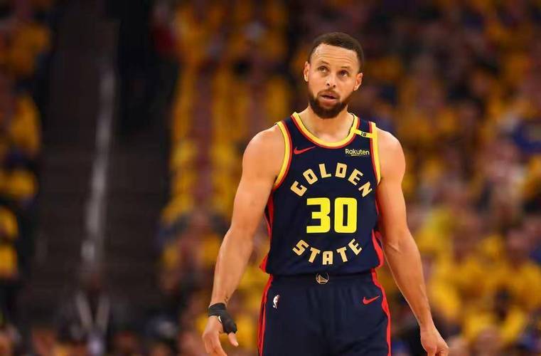 NBA官推预热揭幕战：库里是历史第10位为同一支队效力17年的球员