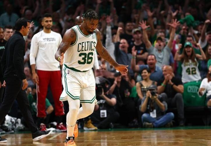 斯玛特:季前赛将打25分钟左右 没必要在热身阶段就耗尽所有油