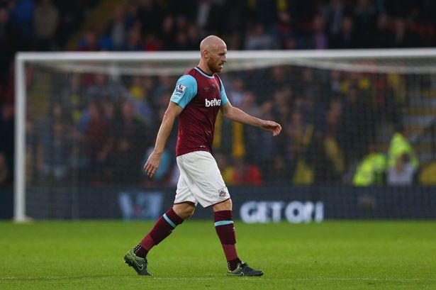 科林斯:队里老将对我高标准要求这是我所需要的 他们帮我很多