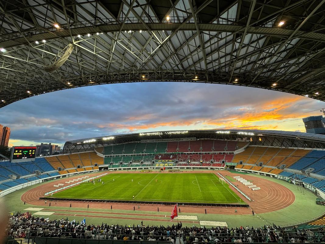 因观众向裁判投掷水杯，贵州筑城主场被中足联罚款1万元