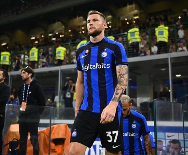 德容社媒:很高兴和自豪与梦想效力的俱乐部续约,从来没有B计划