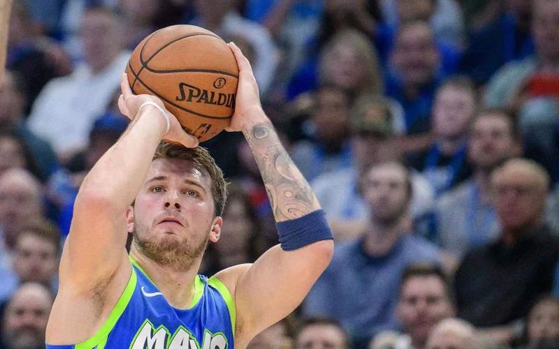 东契奇:要在合理出手与疯狂投篮之间找到平衡 我已经有进步了