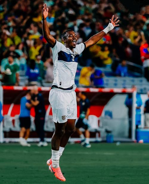 巴黎官方祝帕乔24岁生日快乐,去年4000万欧加盟已斩获5冠