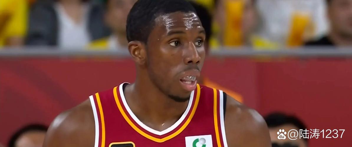 奎克利进球后挑衅绿军替补席 马祖拉愤怒回应“快TM地闭嘴”！